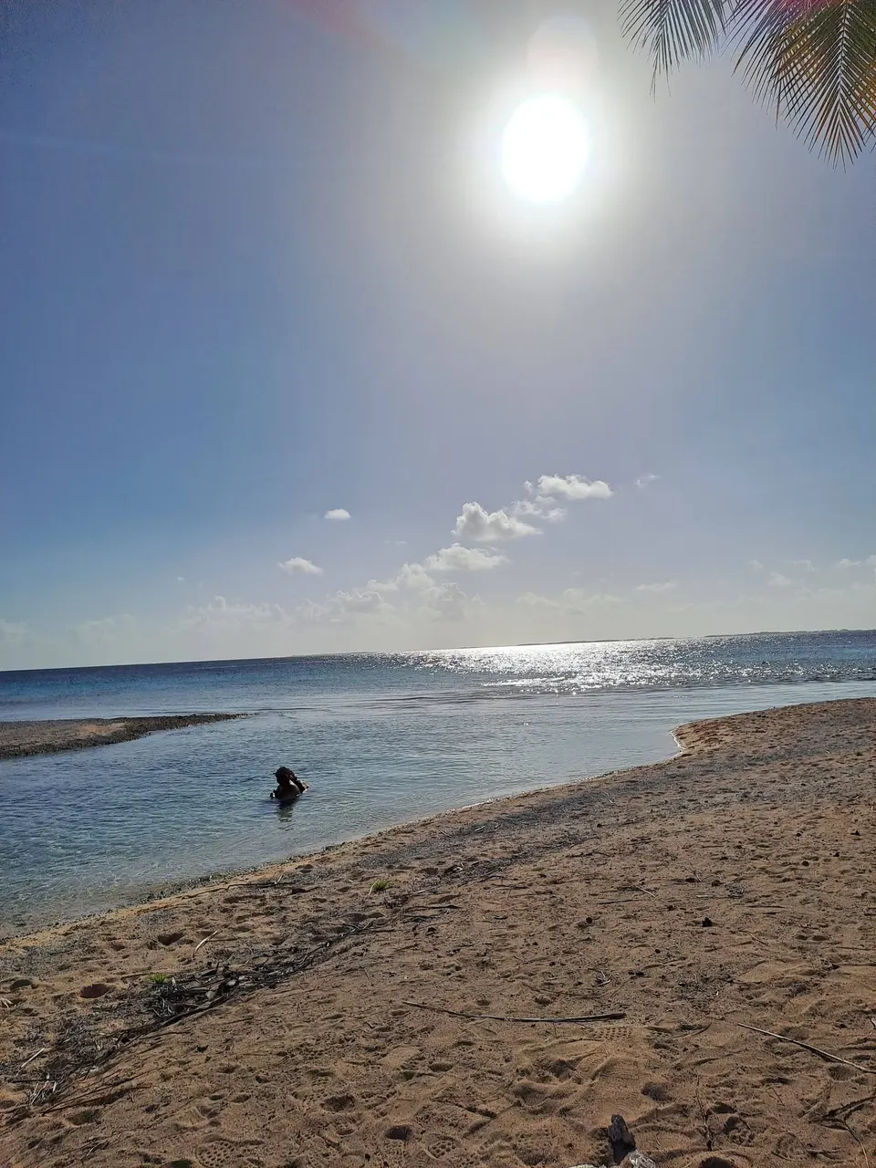 Le lagon de Manihi vu du bateau