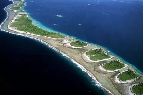 Vue aérienne de l’atoll de Manihi